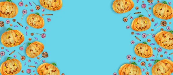 Cartel de Halloween con dulces de Halloween y naranja calabaza de Halloween —  Fotos de Stock