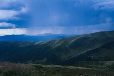 Güzel Karpat Dağları, yol, tepeler, orman, Ukrayna