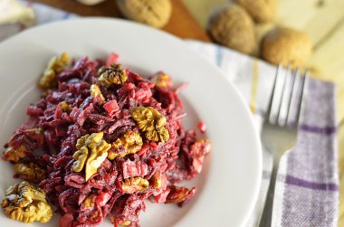 Ceviz diyet pancar salatası