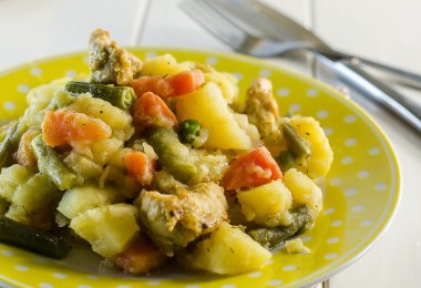 patates ve sebze güveç