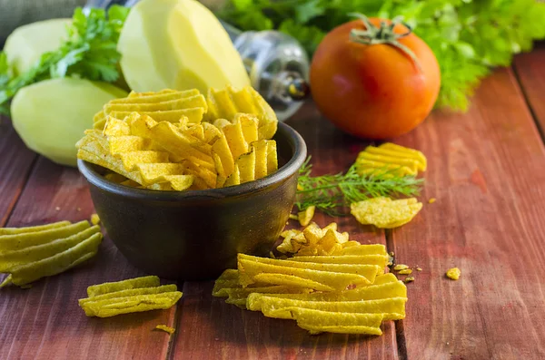 Friterade potatischips — Stockfoto