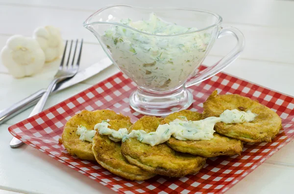 Kızarmış kabak ve sos