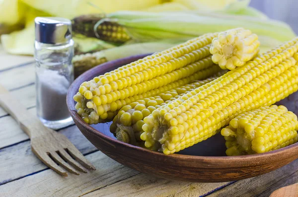 Young sweet corn — Stock Photo, Image