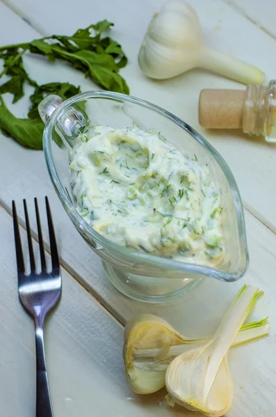 Garlic sauce with herbs — Stock Photo, Image