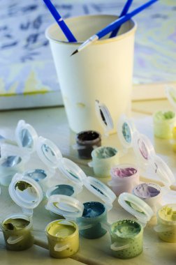 renkli Akrilik boyalar kümesi