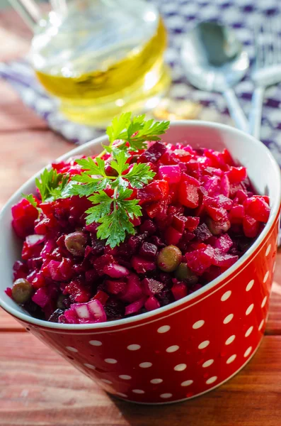 Овощной салат с винегретом — стоковое фото