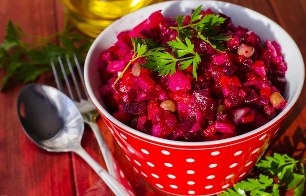 Овощной салат с винегретом — стоковое фото