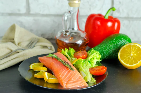 Filete Salmón Ligeramente Salado Verduras Frescas — Foto de Stock