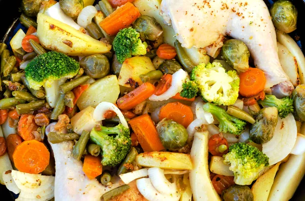 Baked Vegetables Potatoes Broccoli Brussels Sprouts Carrots Bell Peppers Onion — Stock Photo, Image