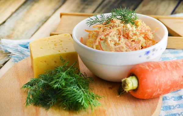 salata ve meze taze havuç ve peynir