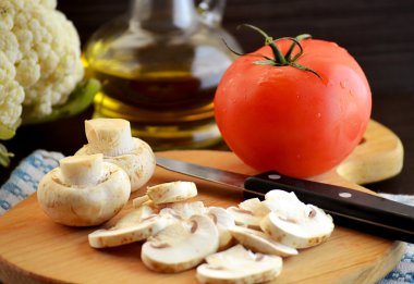 mantar domates karnabahar ve ayçiçeği yağı