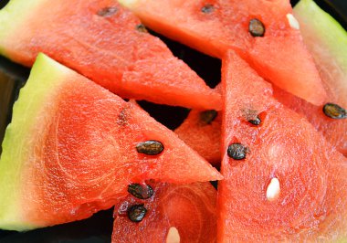 taze tatlı kırmızı karpuz