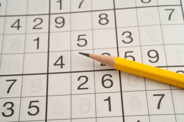 Sudoku bulmacası, yaşlı hastada Alzheimer hastalığının gelişmesi için beyni genç tutmak adına oynanacak bir oyun..