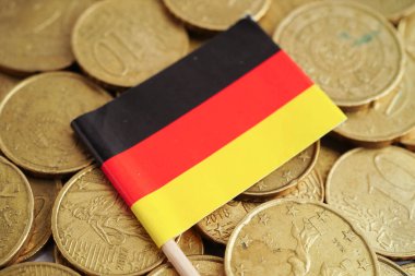 Almanya para ve banknot üzerinde bayrak, finansman ticaret yatırım ticari para birimi kavramı.
