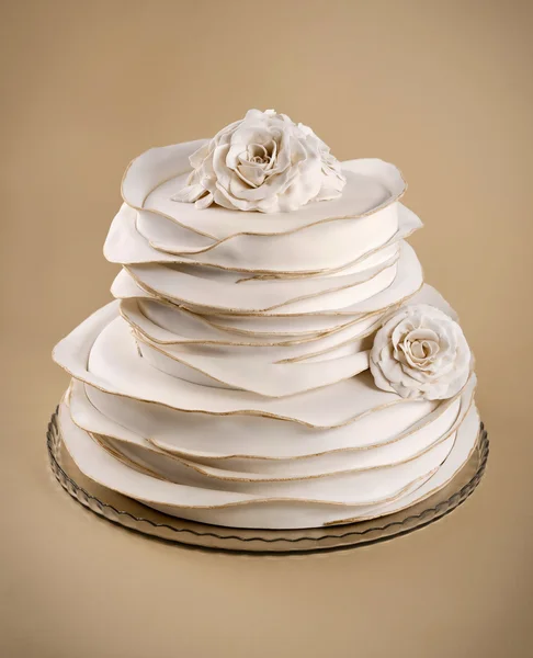 Bonito bolo de casamento decorativo — Fotografia de Stock