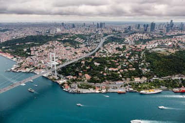 Istanbul ve Boğaziçi Köprüsü