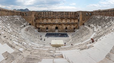 Aspendos amfitiyatro Antalia içinde