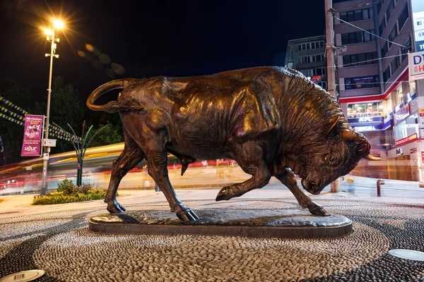 Posąg byka w Istanbul — Zdjęcie stockowe