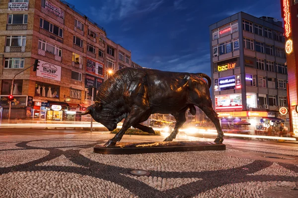 İstanbul boğa heykeli — Stok fotoğraf