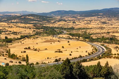 Dumlupinar Mezarlığı anıtından görüntü