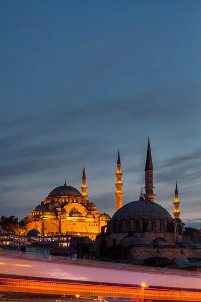 Mezquita Suleymaniye por la noche — Foto de Stock