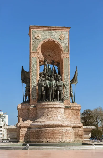 Monumento a la República en la plaza Taksim —  Fotos de Stock