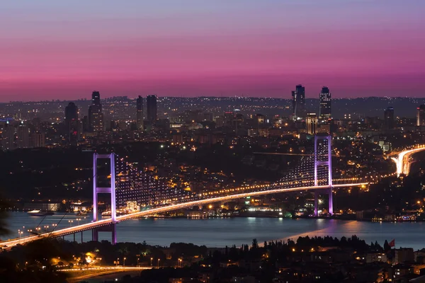 Γέφυρα του Βοσπόρου στο ηλιοβασίλεμα — Φωτογραφία Αρχείου