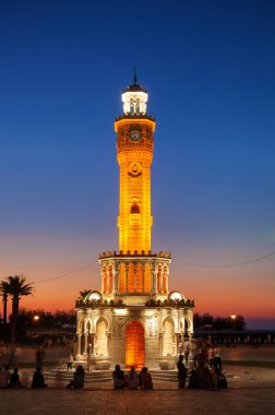 Izmir Saat Kulesi, gece
