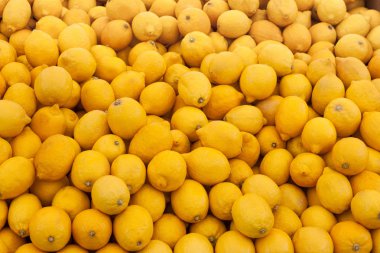 Taze limon yığını