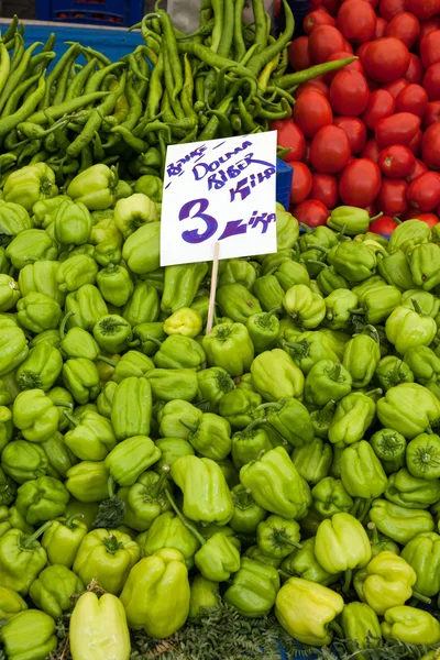 Pilha de legumes frescos de variedade — Fotografia de Stock