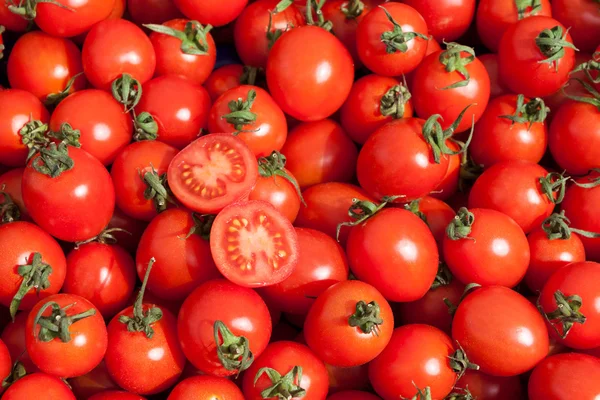 堆的新鲜番茄 — 图库照片