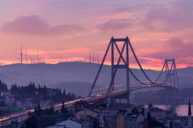 Boğaziçi Köprüsü şafak