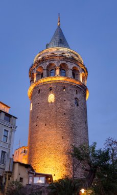 Galata Kulesi ile aydınlatma