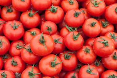 taze domates yığını