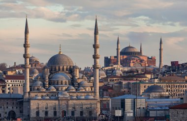 Yeni Camii ve Ayasofya'nın