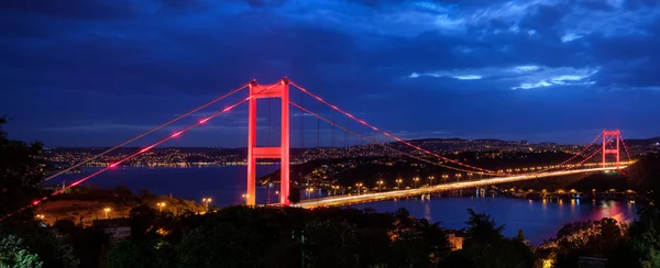 Sultan-Mehmet-Brücke in Istanbul — Stockfoto