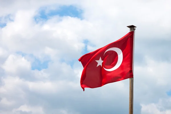 Turecki flagę na maszt — Zdjęcie stockowe