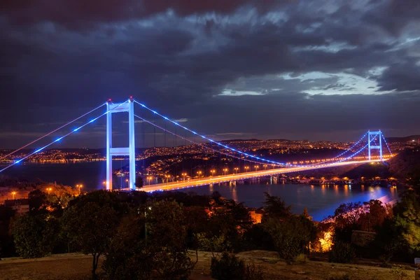 在伊斯坦布尔苏丹穆罕默德 · 桥 — 图库照片