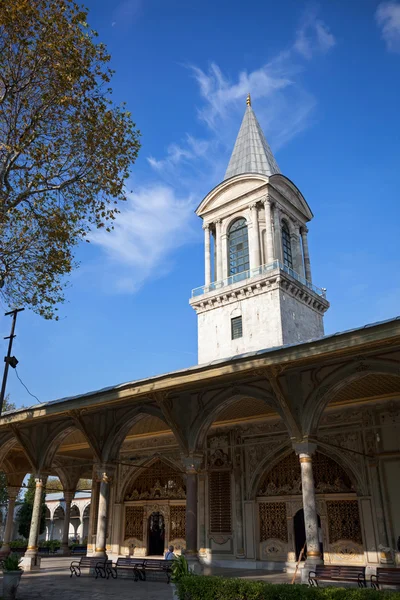 Rättvisa tower på Topkapi palace — Stockfoto