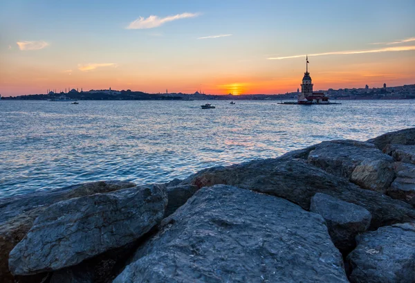 Pittoresca veduta della Torre delle Vergini — Foto Stock