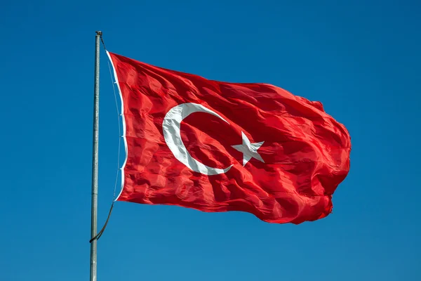 Turecki flagę na maszt — Zdjęcie stockowe