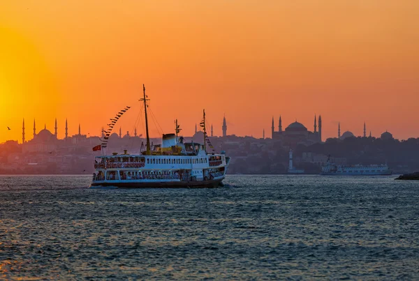 Passenger Ferry in the Bosphorus — Stock Photo, Image