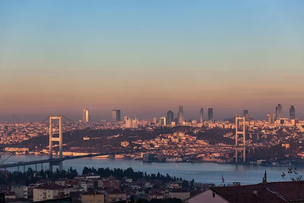 Famoso ponte sul Bosforo — Foto Stock