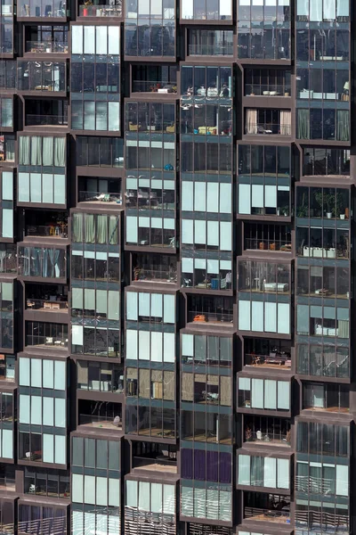 Janelas de apartamentos modernos — Fotografia de Stock