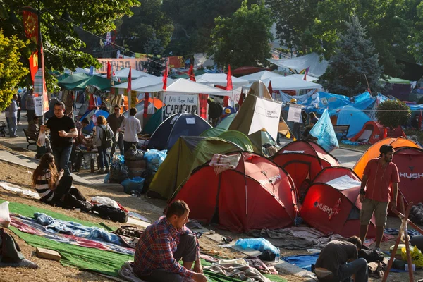 Menschen leben in Zelten — Stockfoto