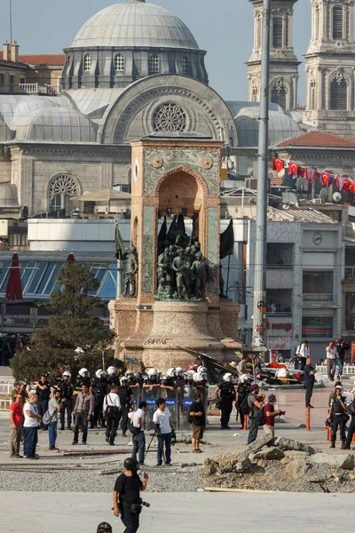 사람들이 항의 Taksim 광장에서 — 스톡 사진