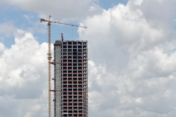 Moderner Wolkenkratzerbau — Stockfoto