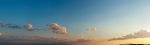 Bellissimo cielo al tramonto — Foto Stock