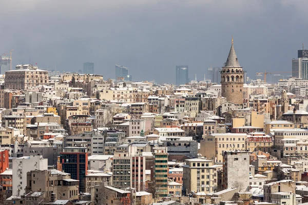 Wieża Galata i miejski krajobraz Istambułu — Zdjęcie stockowe