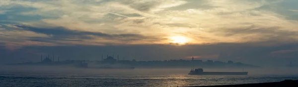 Indah panorama pandangan Istanbul — Stok Foto